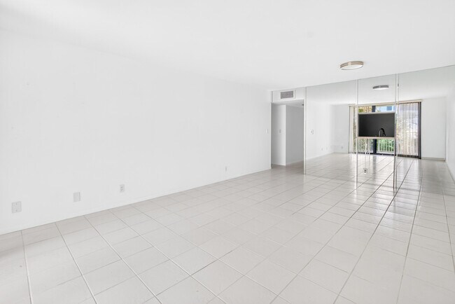 Building Photo - 3540 S Ocean Blvd