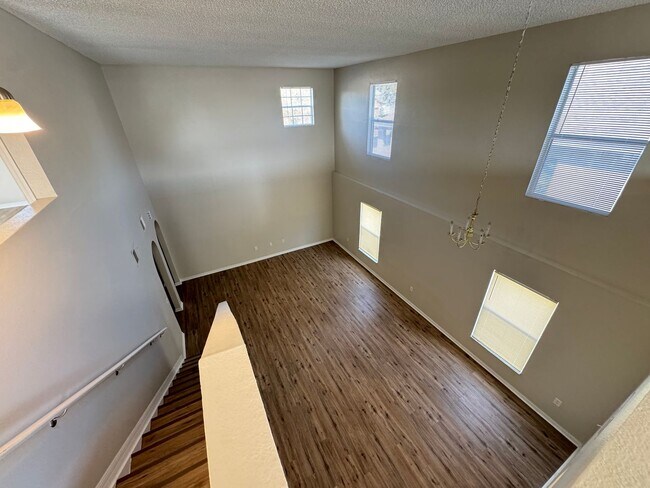 Building Photo - Spacious 4-Bedroom Home with 3 Full Baths in Whispering Trails – Pet Friendly!