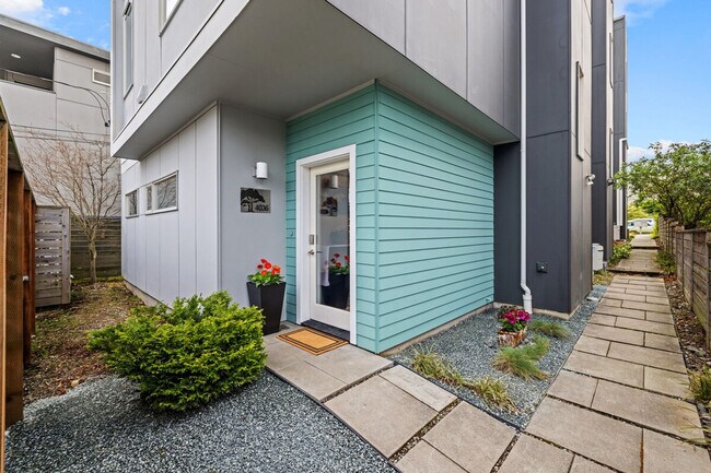 Building Photo - 4036 Linden Ave N