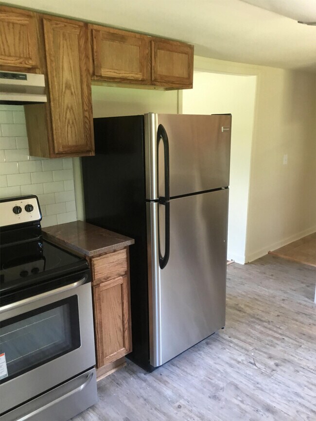 Building Photo - 114 Morrison St