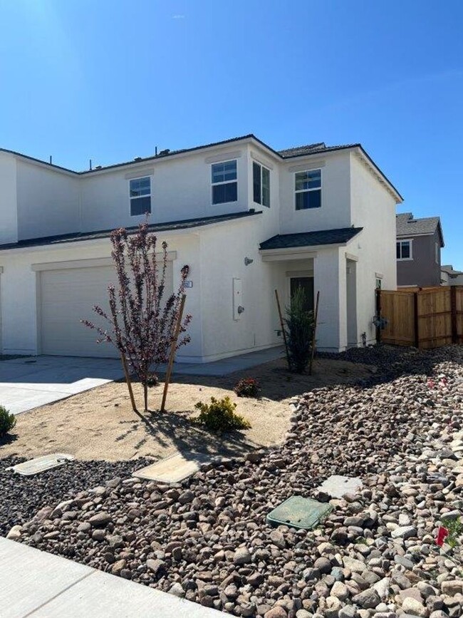 Building Photo - Brand New Three Bedroom Spanish Springs...