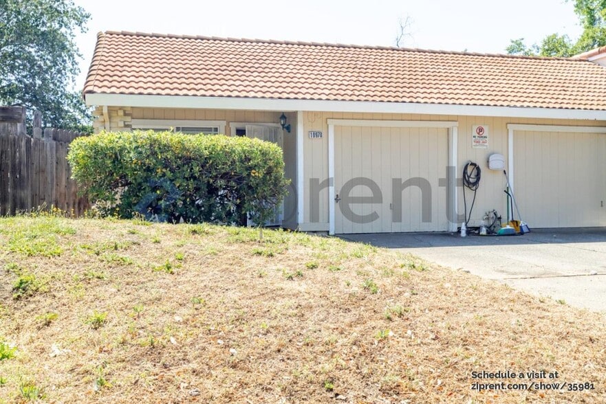 Building Photo - 10978 Hirschfeld Way