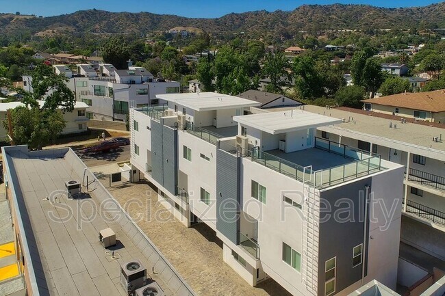 Building Photo - 1406 Eagle Vista Dr