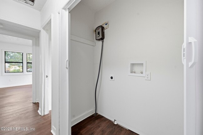 Building Photo - 920 George Cir