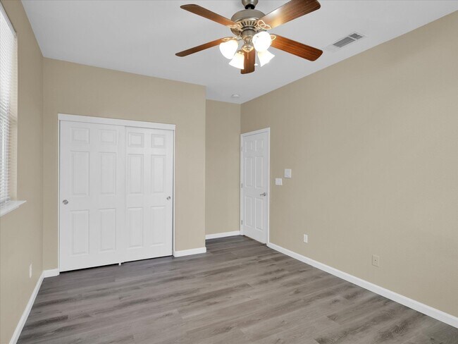 Building Photo - 4312 Middlefield Dr