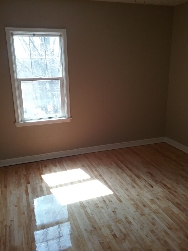 Building Photo - 639 19th Ave NE