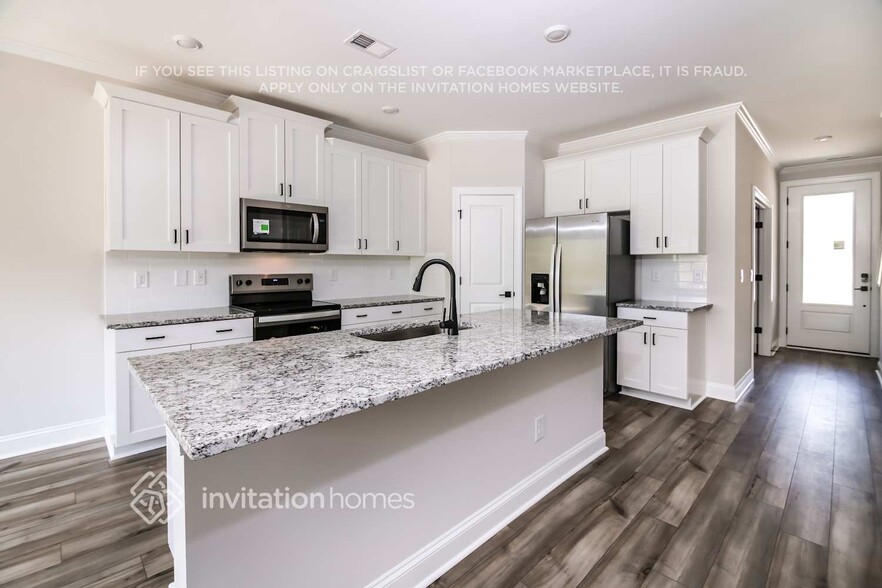 Building Photo - 502 Azalea Gaze Dr
