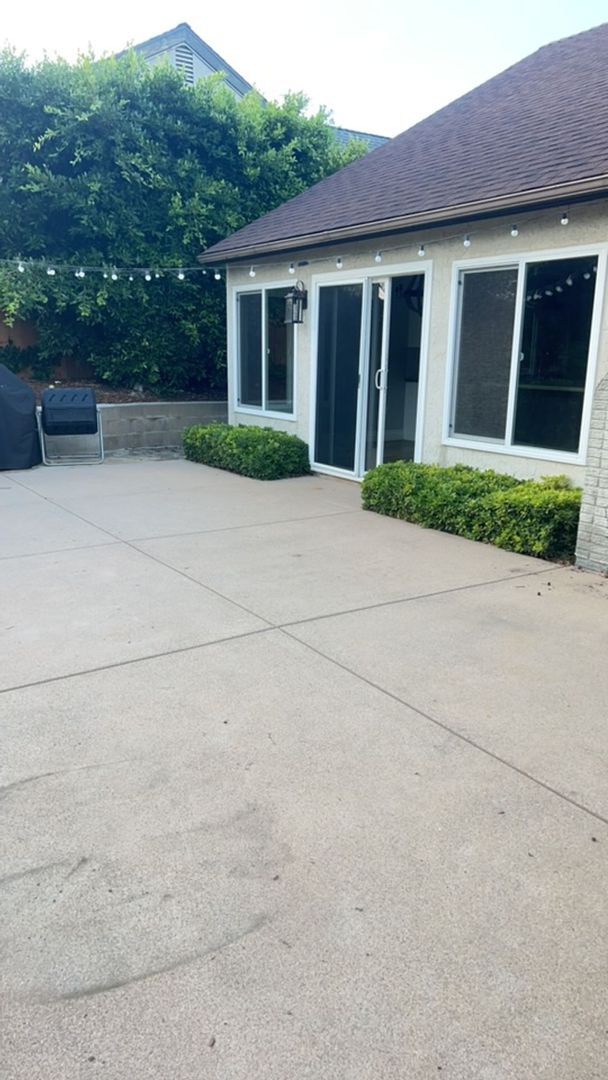 Building Photo - Beautiful Home Located in the very desirab...