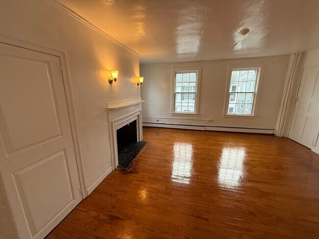 Building Photo - 18 Leyden St