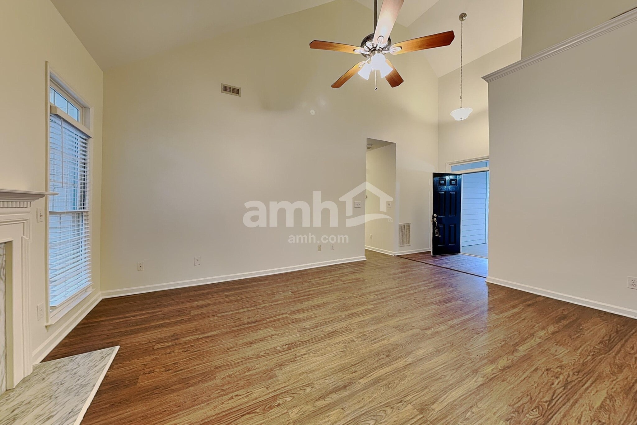 Building Photo - 102 Selsey Dr