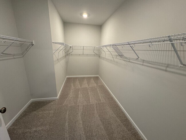 Building Photo - 2422 Greshford Ln