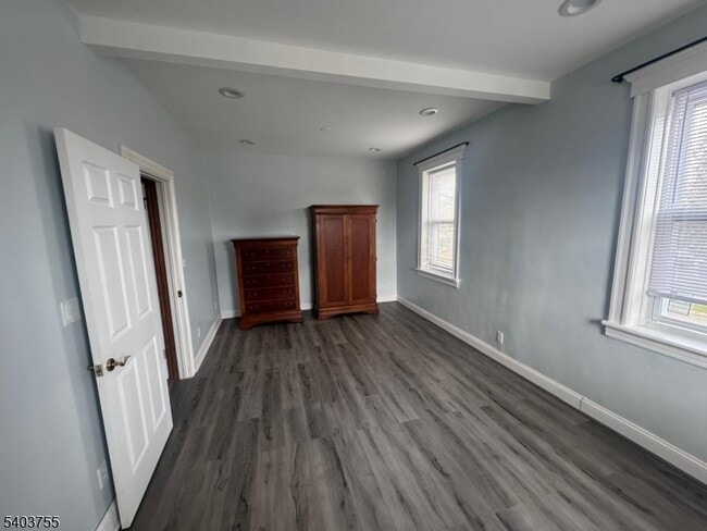 Building Photo - 422 Trenton Ave