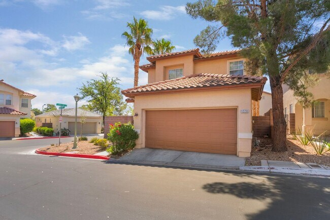 Building Photo - Beautiful Home in a Corner Lot!