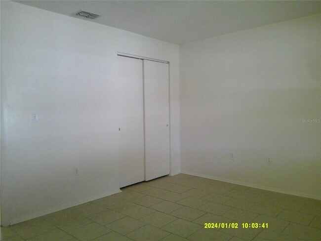 Building Photo - 71 Lake Villa Way