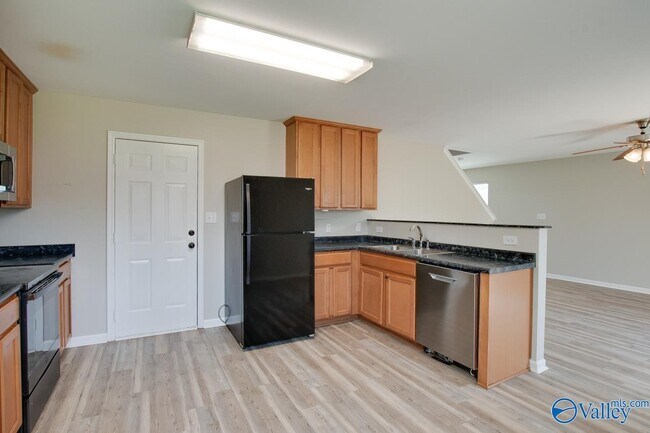 Building Photo - 128 Farmington Dr