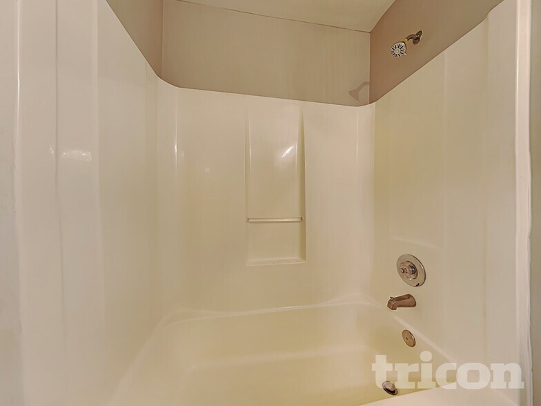 Building Photo - 63 Cliff View Dr