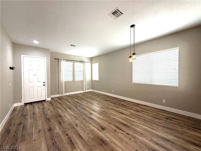 Building Photo - 7919 Quiet Canyon St