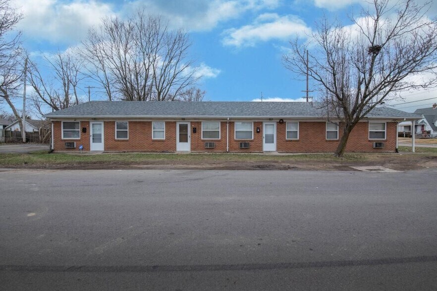 Building Photo - 446 E Siebenthaler Ave