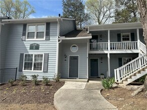 Building Photo - 4100 Riverlook Pkwy SE