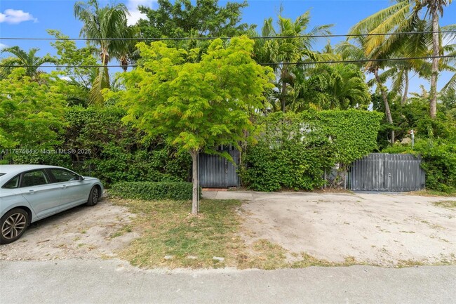Building Photo - 2280 SW 16th Ct