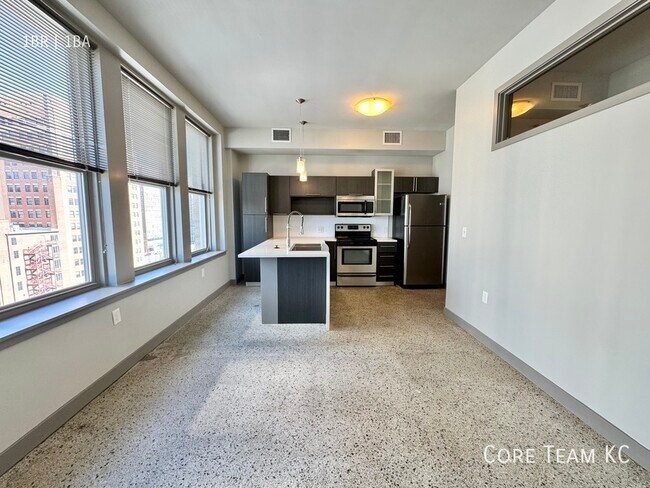 Building Photo - 1121 McGee St