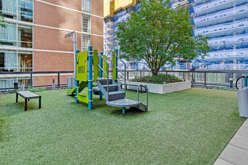 Building Photo - 223 E Illinois St