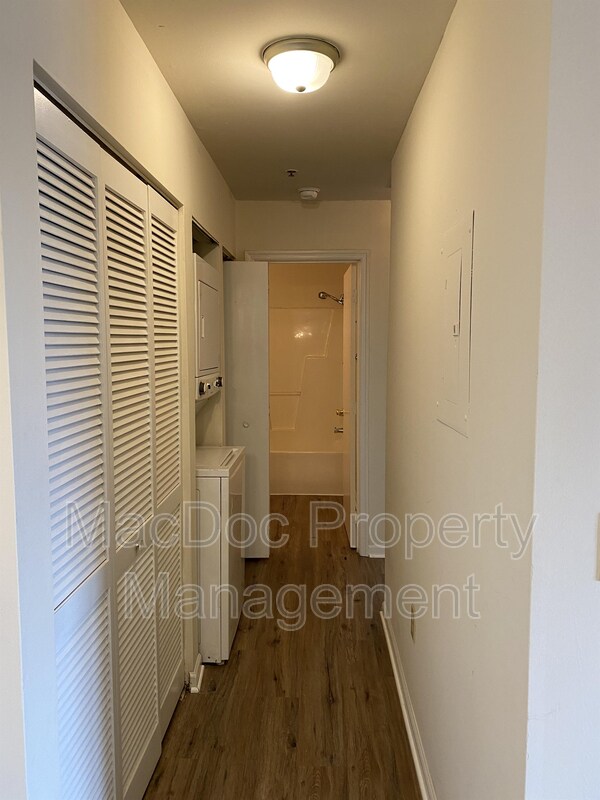 Building Photo - 38 White Pine Cir