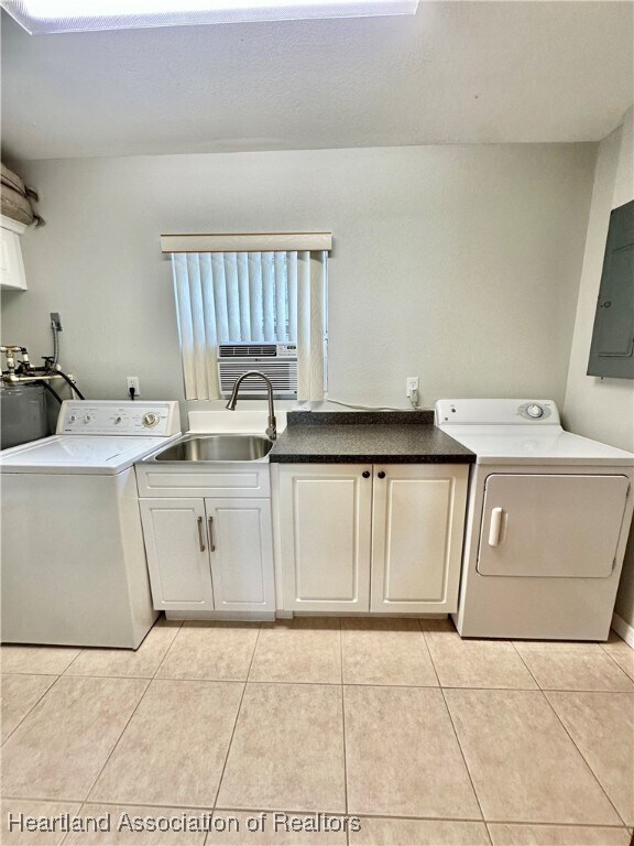 Building Photo - 3350 Lakeview Dr