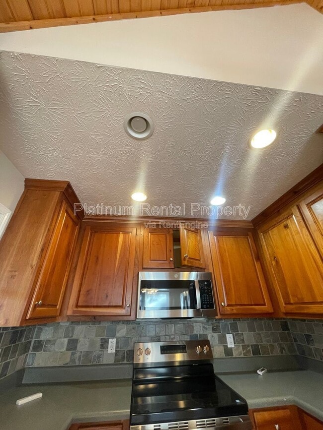 Building Photo - 265 Hound Dog Ln