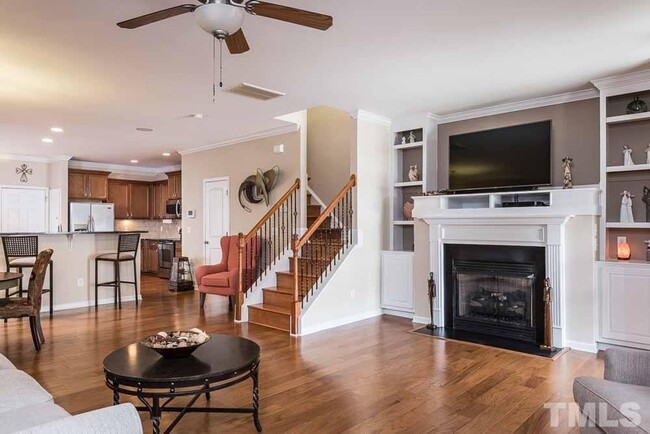 Building Photo - Charming 3BD, 2.5BA Raleigh Townhouse with...