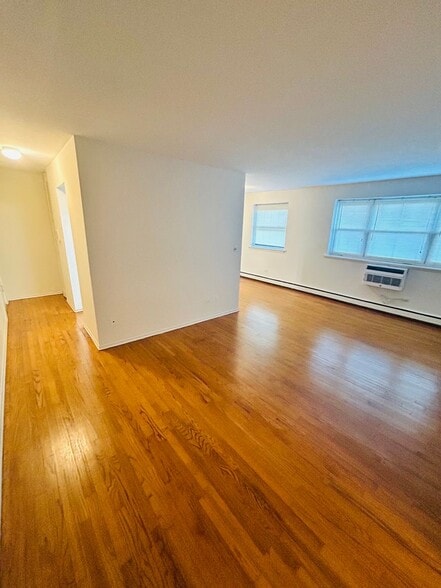 Interior Photo - Hollywood Beach