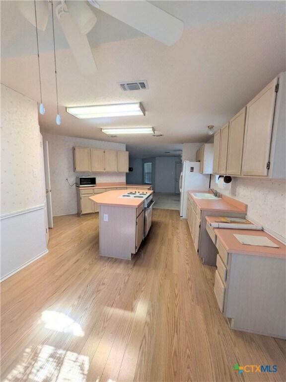 Building Photo - 1428 Devin Dr