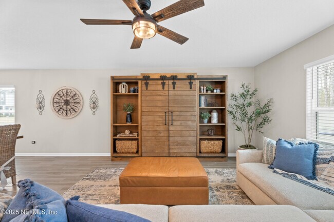 Building Photo - 2865 Firethorn Ave