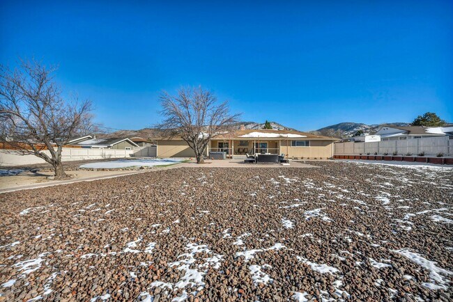 Building Photo - FULLY FURNISHED MOUNTAIN VIEW RETREAT with HOT TUB, RV PARKING & NO HOA