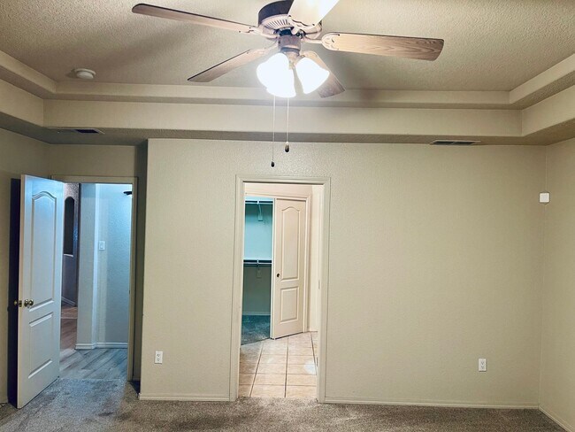 Building Photo - Rio Grande Home