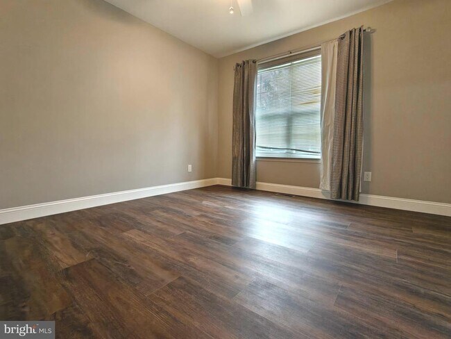 Building Photo - 104 Coventry Way