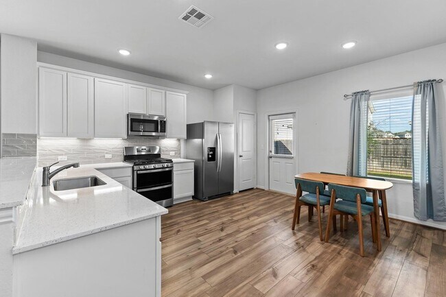 Building Photo - 216 Blue Hibiscus Dr