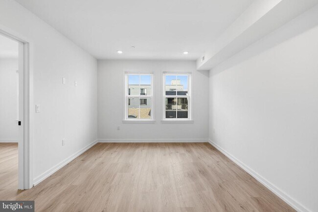 Building Photo - 209 New St