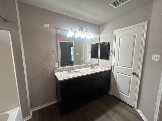 Building Photo - Updated South Fork Ranch Home