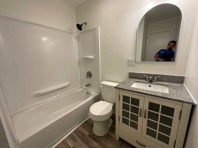 Building Photo - 4026 Sedgewood Ln