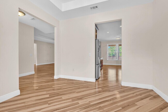 Building Photo - 4782 Primrose St