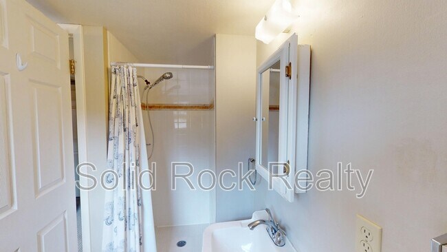 Building Photo - 535 Silver Spring Cir