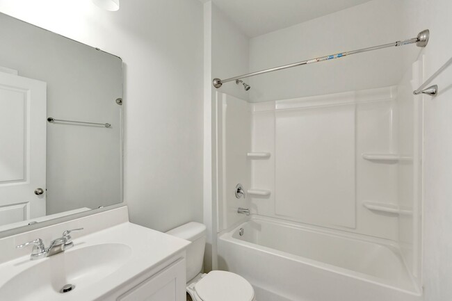 Building Photo - Beautiful One Story home in McKewn