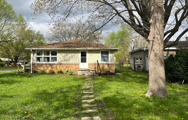 Primary Photo - 2202 N Lesley Ave