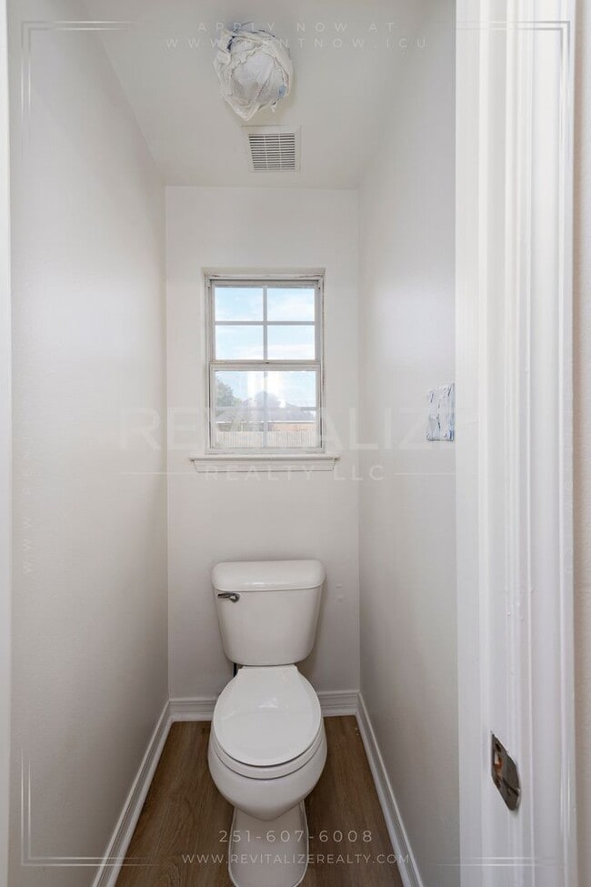Building Photo - Spacious 3-Bedroom Home with Open Floor Pl...