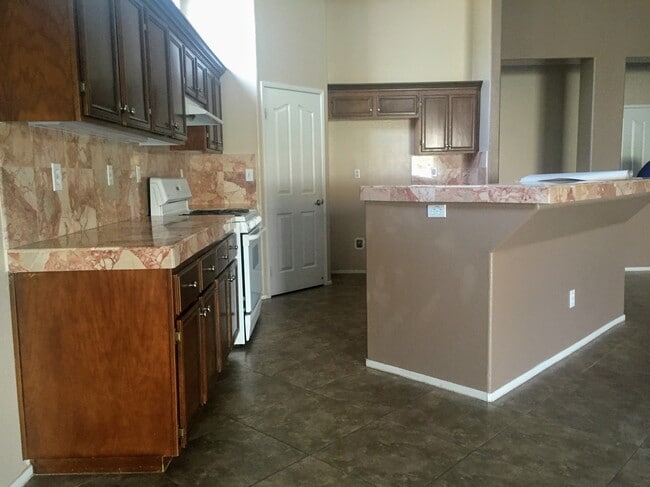 Building Photo - 41250 Doak St