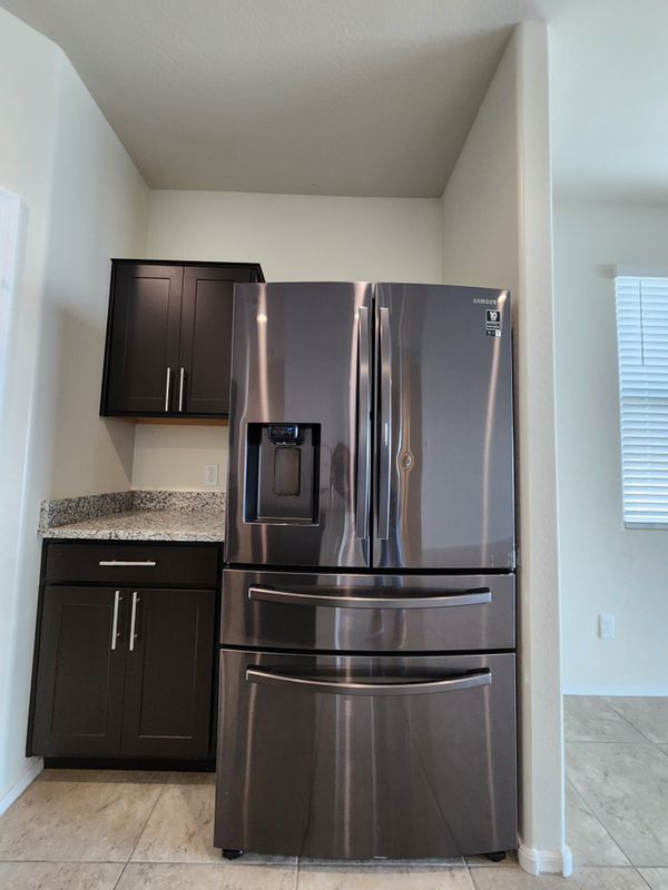 Building Photo - 1058 W Chimes Tower Dr