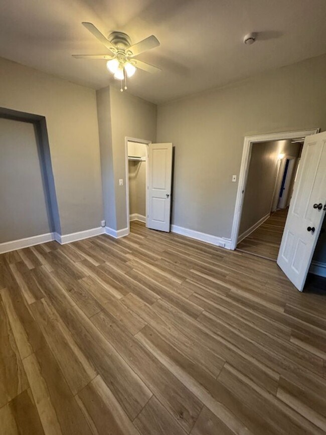 Building Photo - Looking for spacious house check this one ...