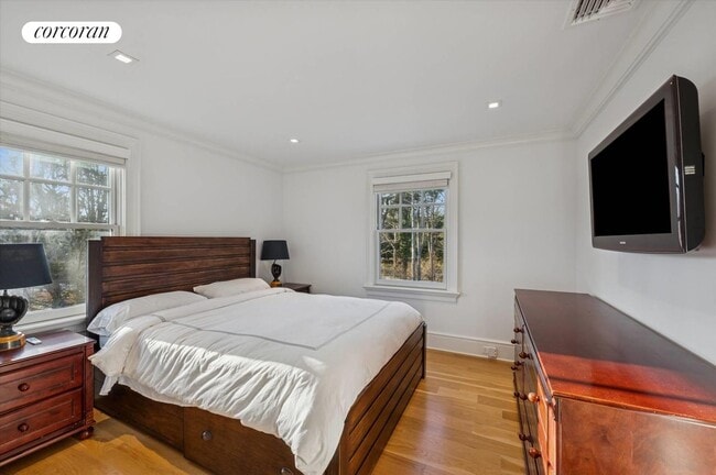 Building Photo - 30 Club Ln