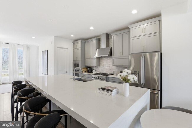 Building Photo - 20246 Northpark Dr